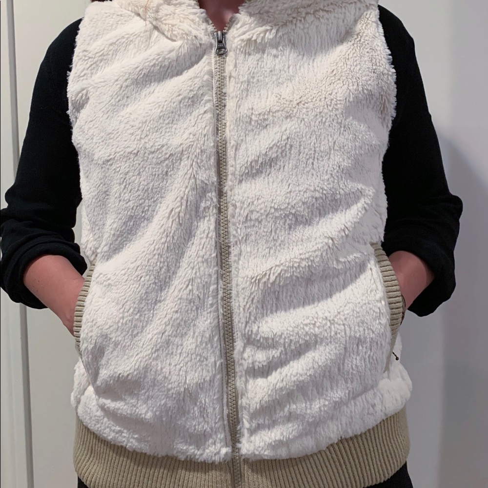 Patagonia Conejo Faux Fur (Fleece) Women’s Vest